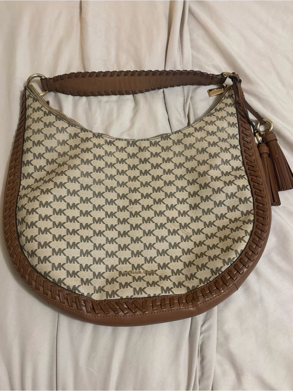 Michael Kors Beige and Brown MK Signature Shoulder Bag with Tassel & wallet - Picture 3 of 11